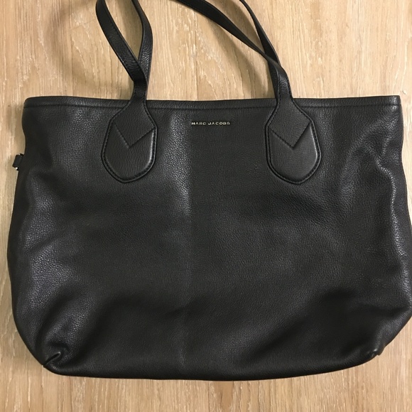 ❤️Sold❤️Marc Jacobs Black Leather Tote Bag - Picture 3 of 7